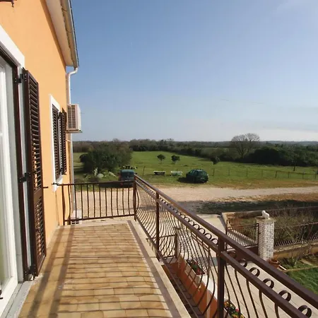 Апартаменты Valtursko Polje I