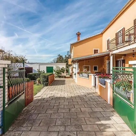 Апартаменты Valtursko Polje I