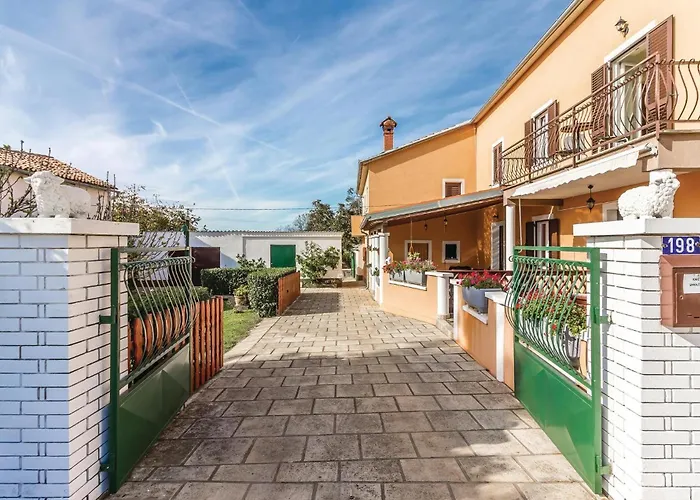 Daire Valtursko Polje I